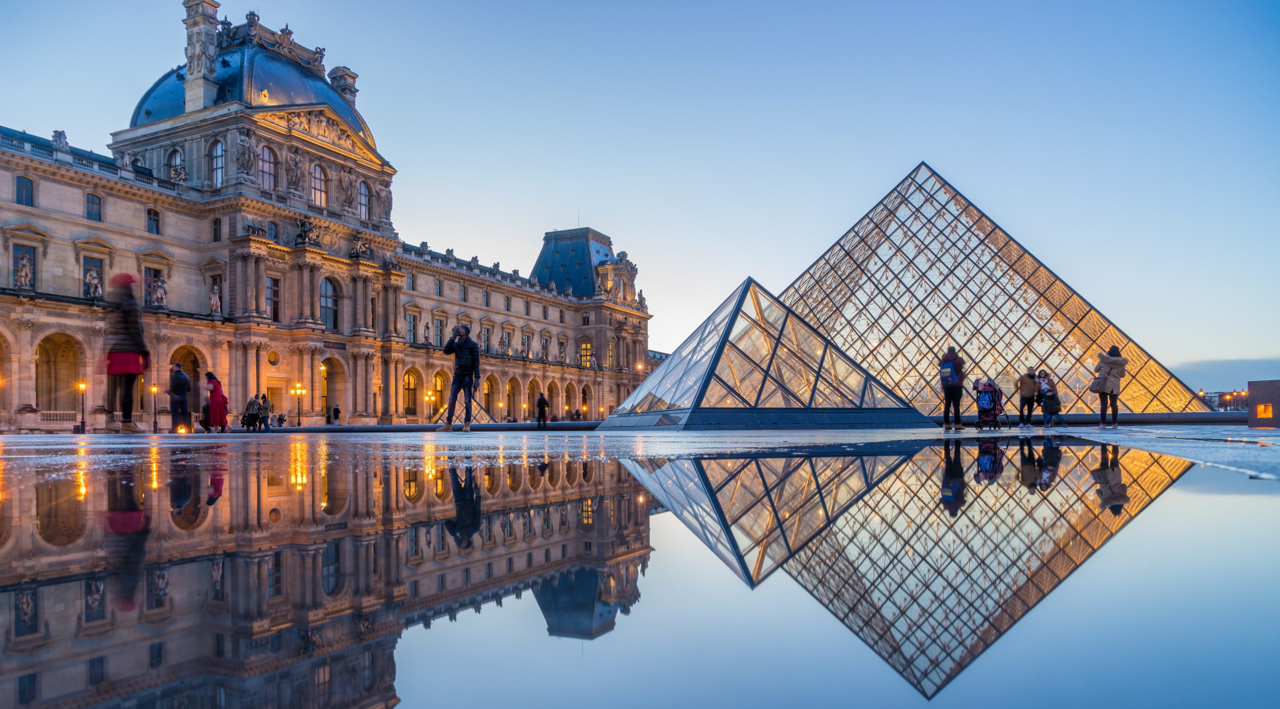Louvre-Paris-scaled