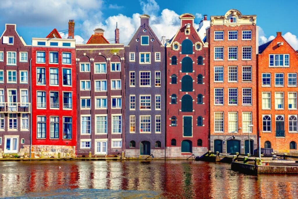 5-reasons-that-amsterdam-is-the-coolest-city-in-europe